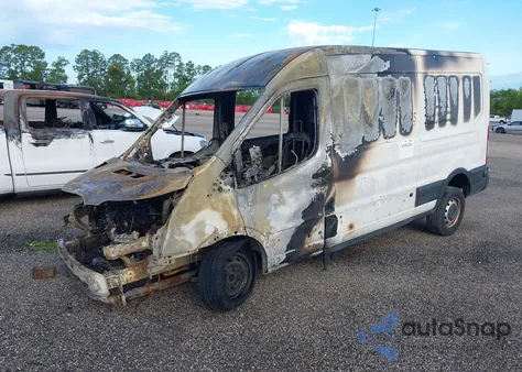 2019 Ford Transit z USA, uszkodzony, nr VIN 1FTYR2CM1KKB66361